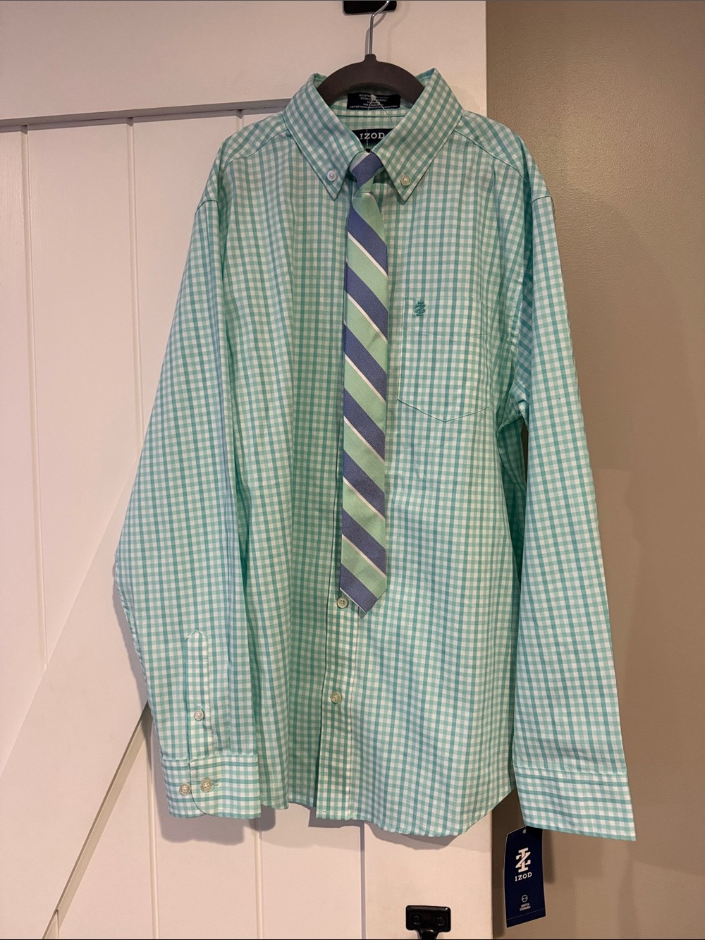 NWT - Izod Mint Green Gingham Button-Down Shirt with clip on tie